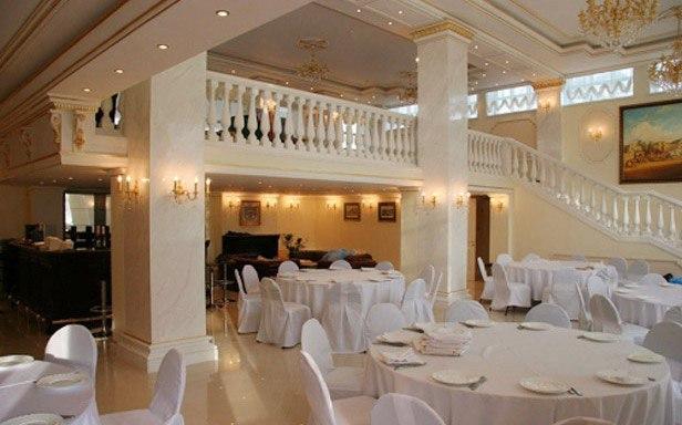 На фото ремонт банкетного зала под ключ в Киеве от начала до конца, все этапы ремонта.